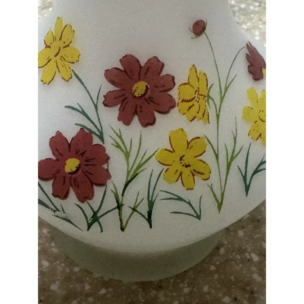 Vintage Fenton Frosted White Daisy Floral Bud Vase Ruffled Scalloped Cottagecore